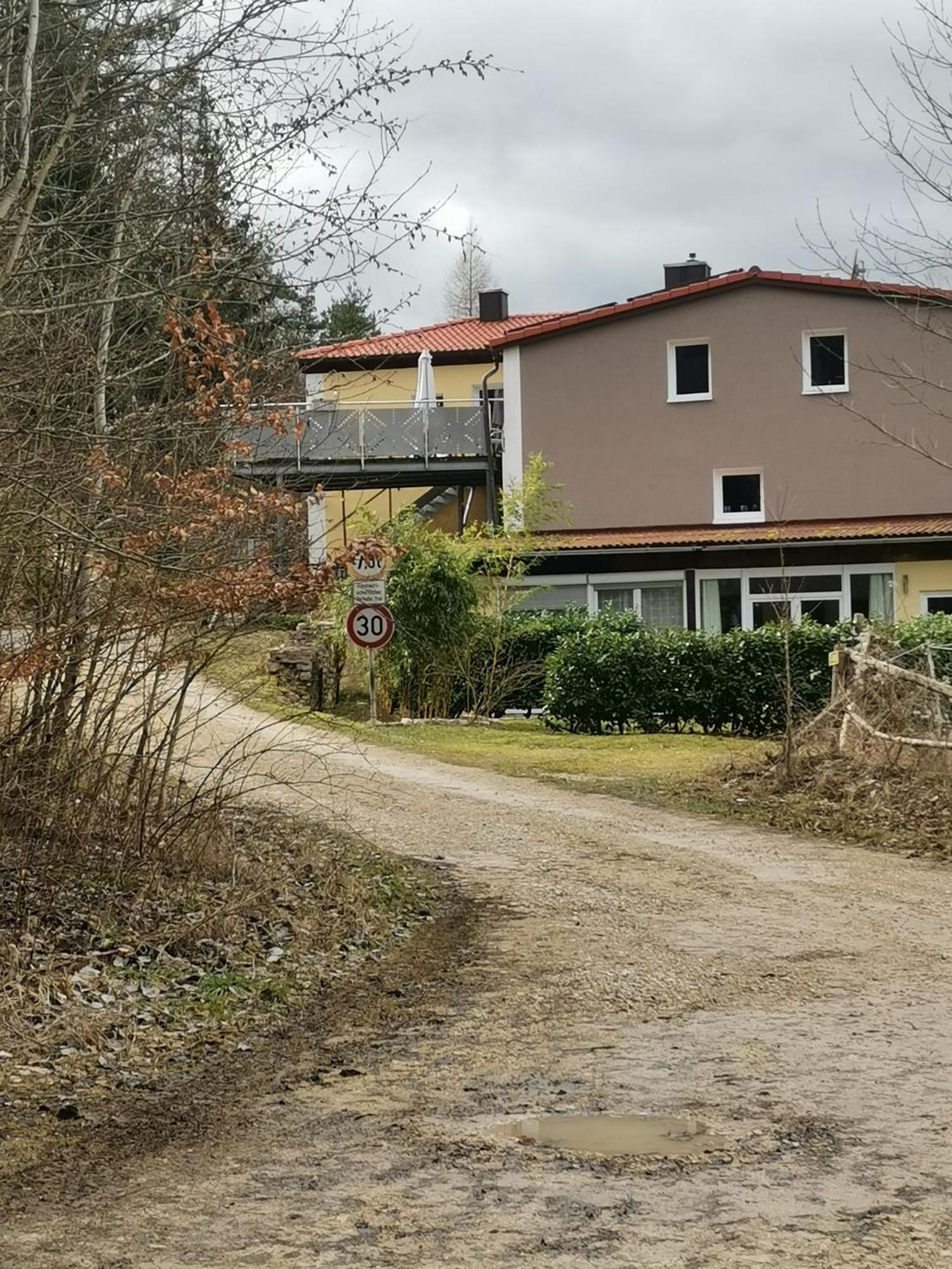 Апартаменты Haus Zum Talblick Solnhofen Экстерьер фото